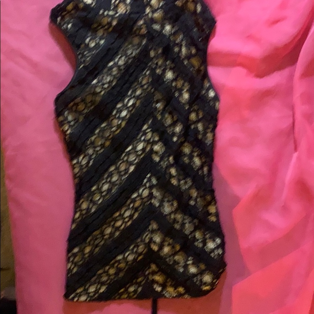 Sleeveless top worn once